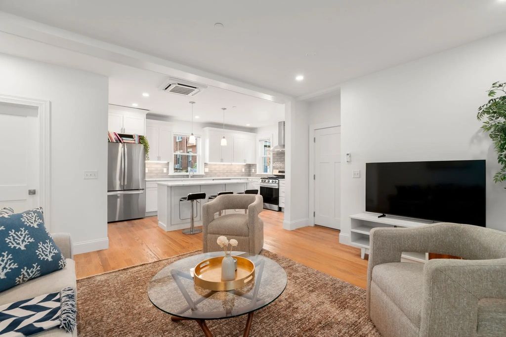 8 Brookside Ave #1, Boston