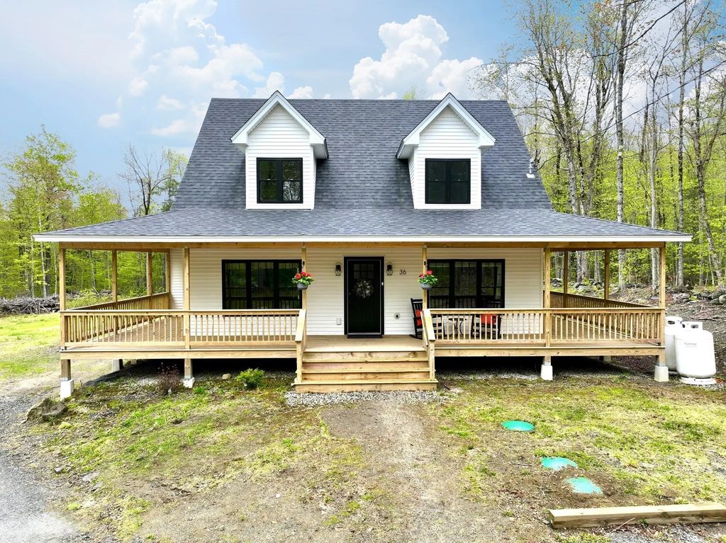 36 Campbell Rd, Plainfield