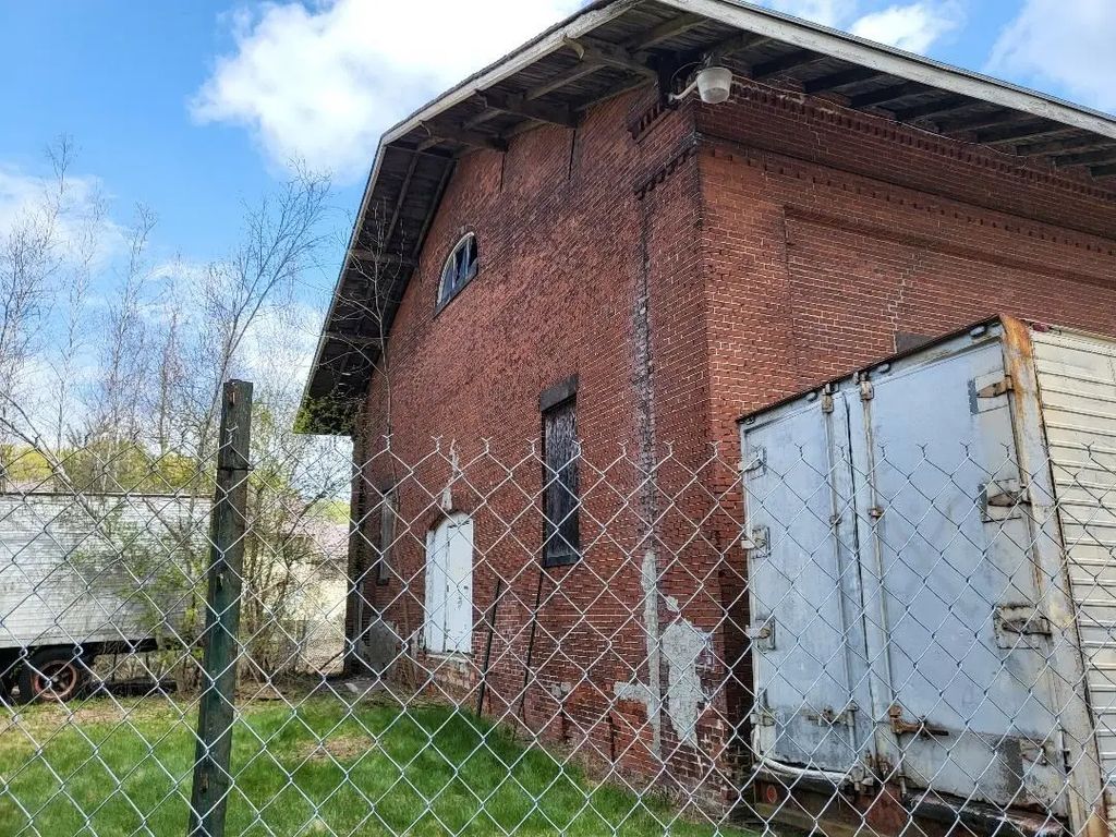 14 Freight House, West Brookfield