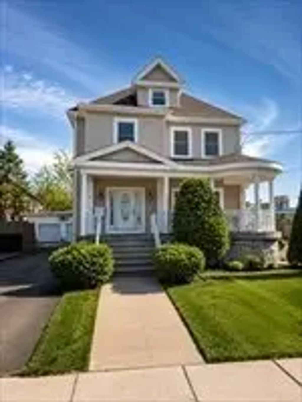 5 Myrtle St #3, Saugus