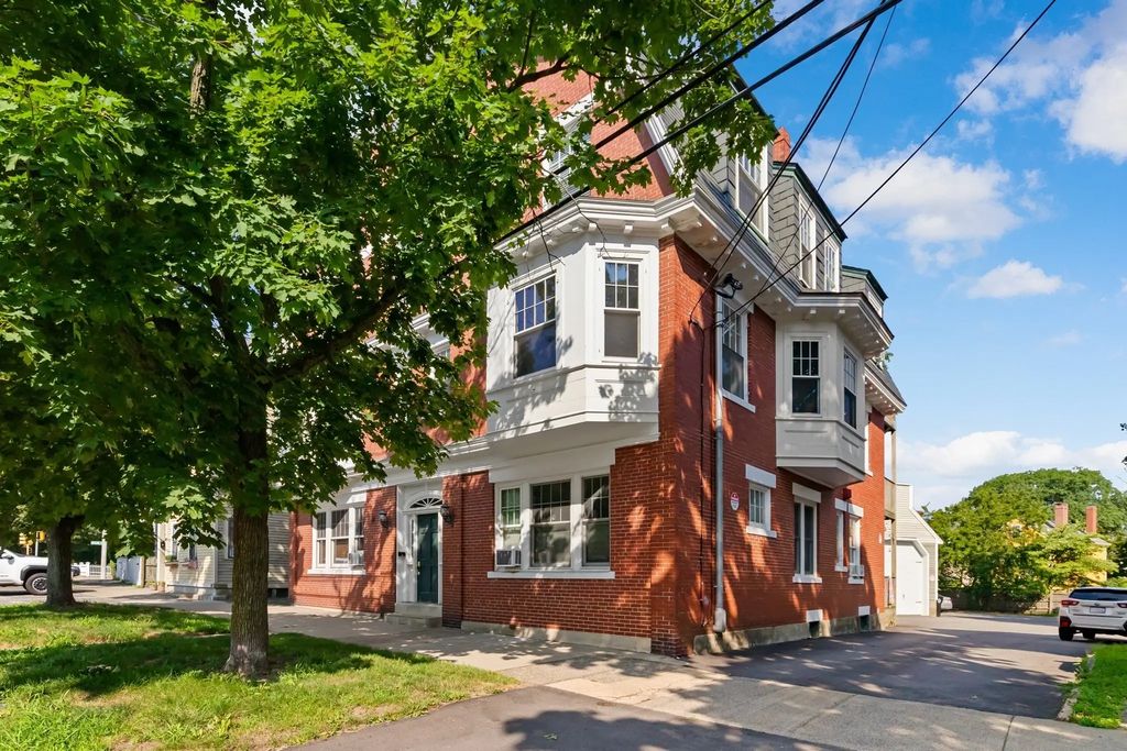 42 Broad St #3, Salem