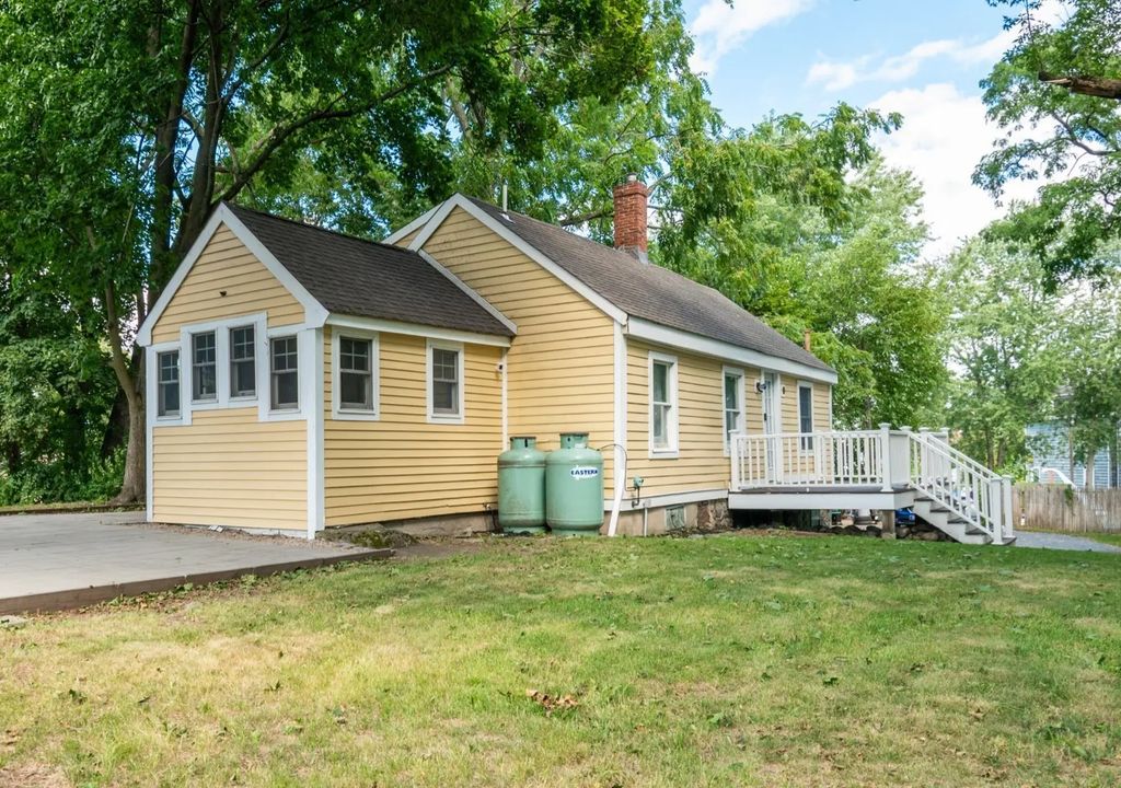 22-r Andover St, Peabody