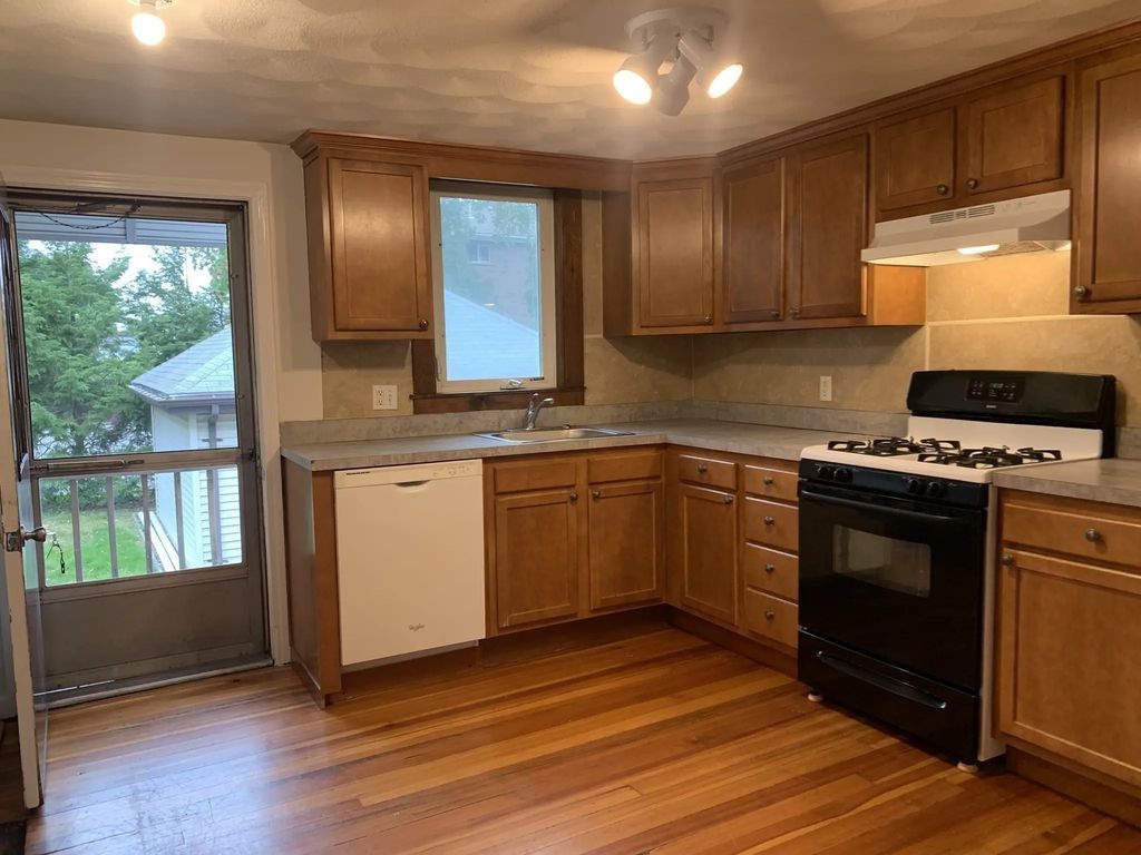 62 Cutter Street #a, Waltham
