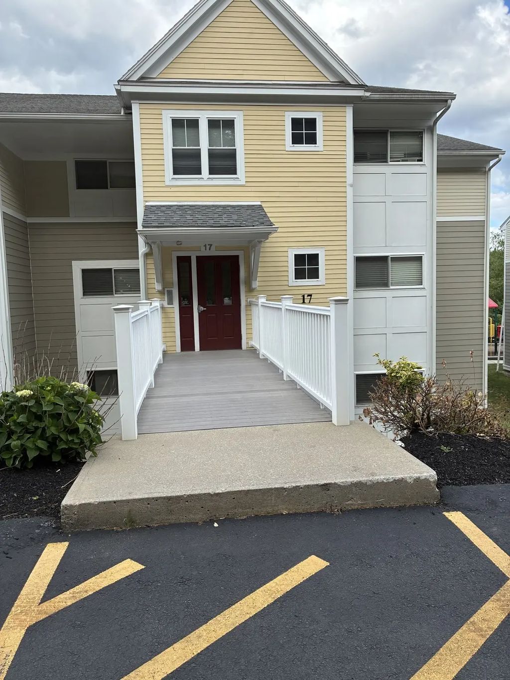 26 Beacon #17a, Burlington
