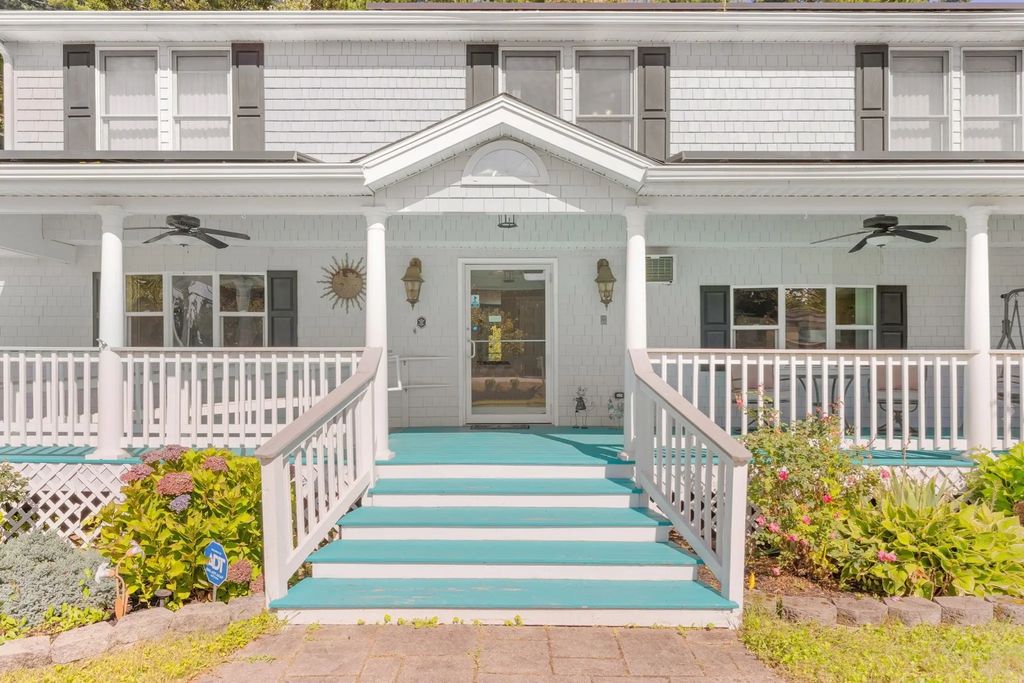 860 Washington Street, Easton
