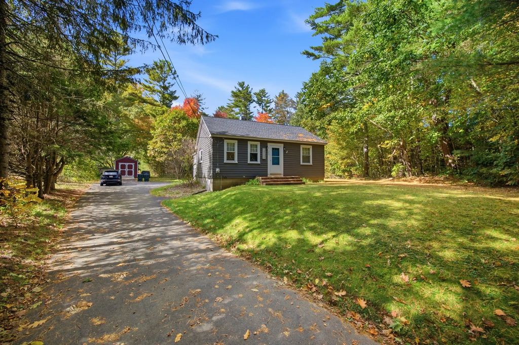 384 N Brookfield Rd, Oakham