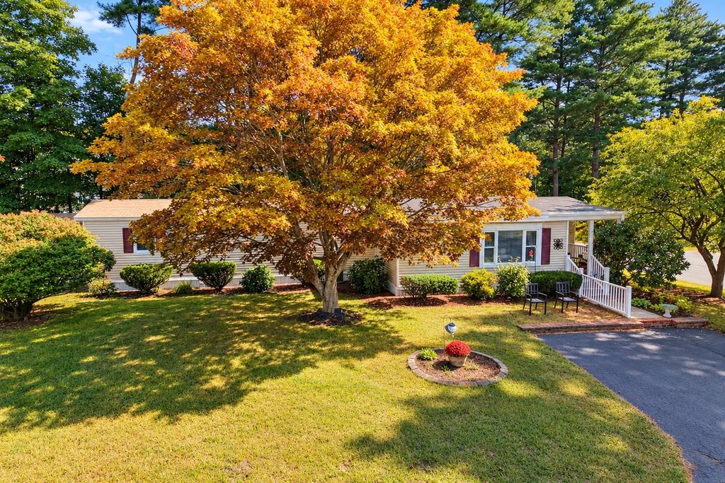1 Lisa Circle, Merrimac