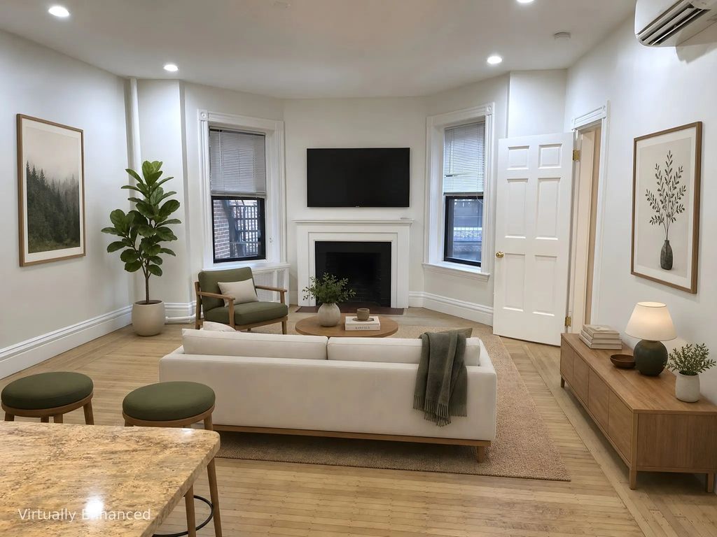 174 Newbury Street #4, Boston