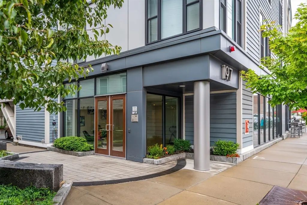 197 Washington St #409, Somerville