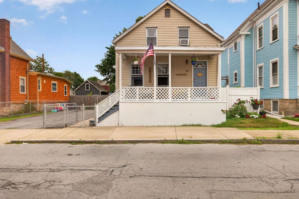 98 Parker St, New Bedford