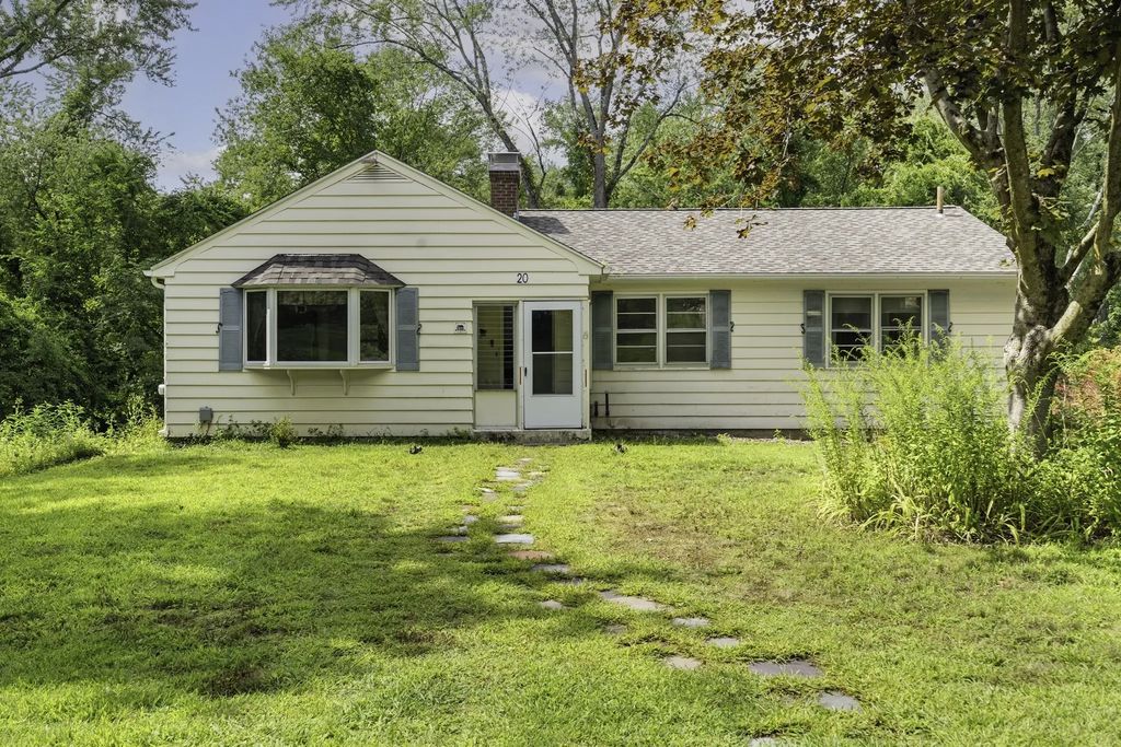 20 S Sycamore Knls, South Hadley
