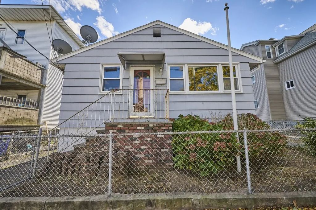 41 Henry St, Malden