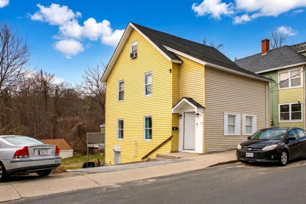 17 Moon St, Southbridge