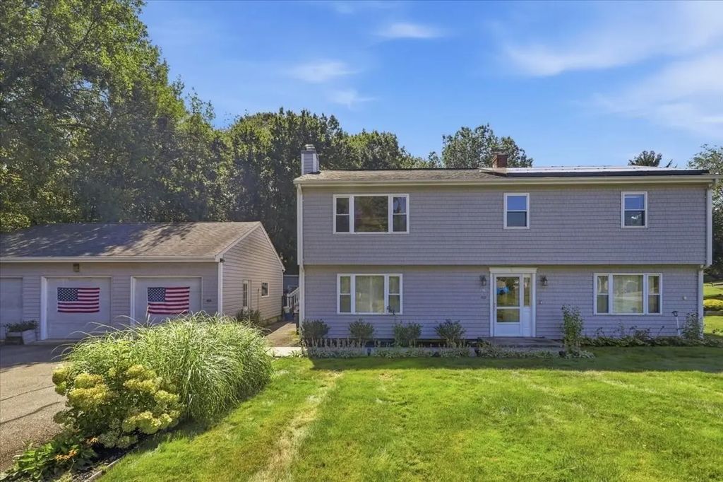770 Old Warren Rd, Swansea