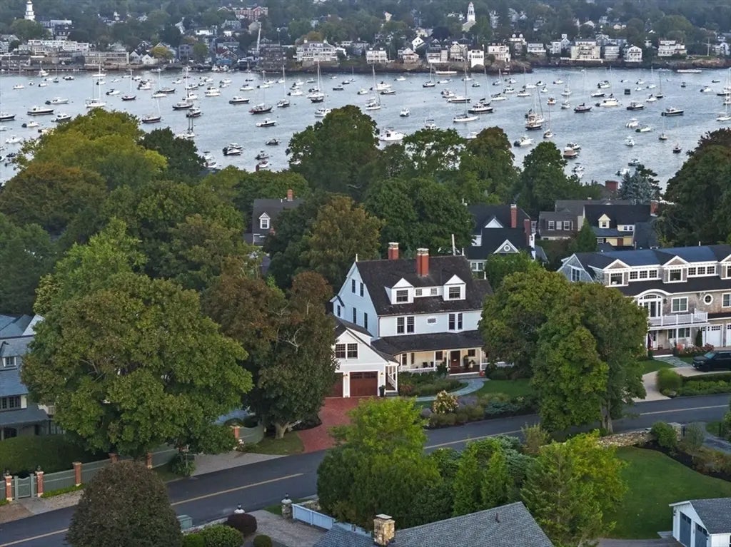 358 Ocean Ave, Marblehead