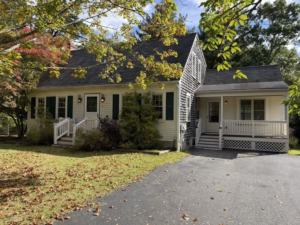 15 Plantation Rd, Plymouth