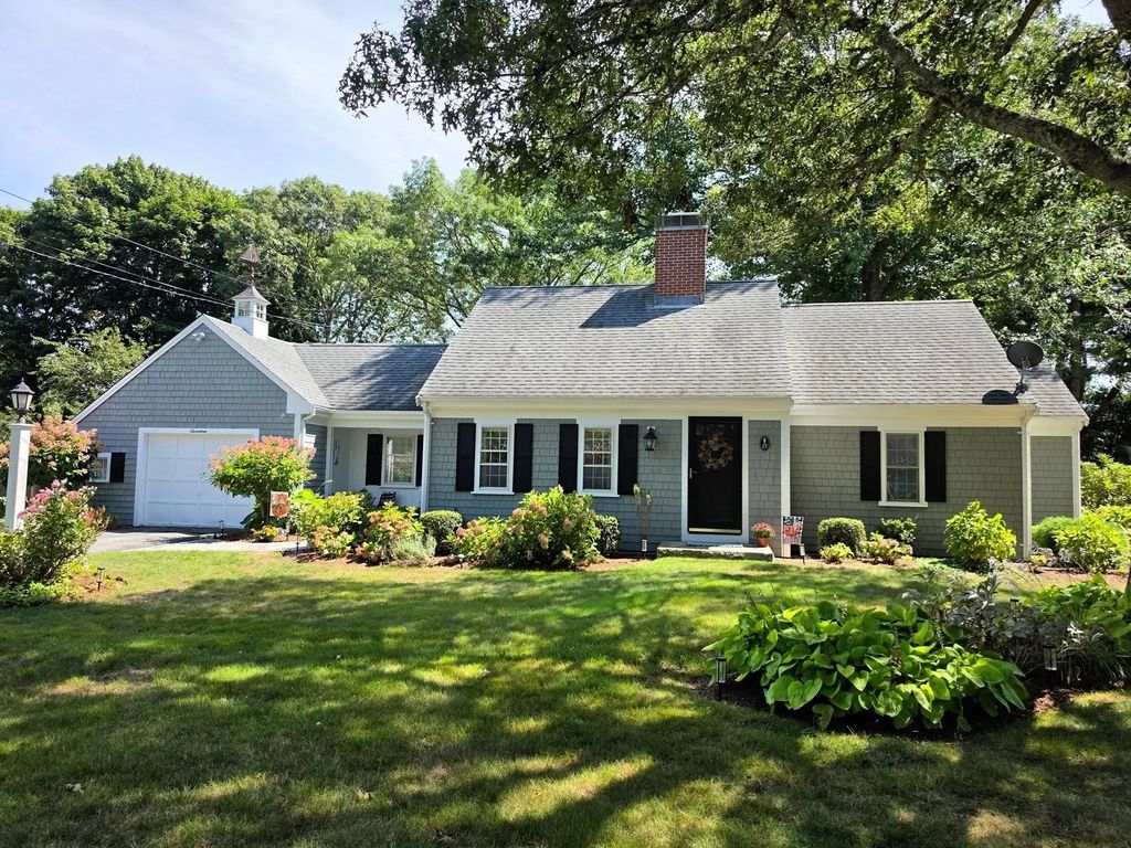 17 Captain York Road, Yarmouth