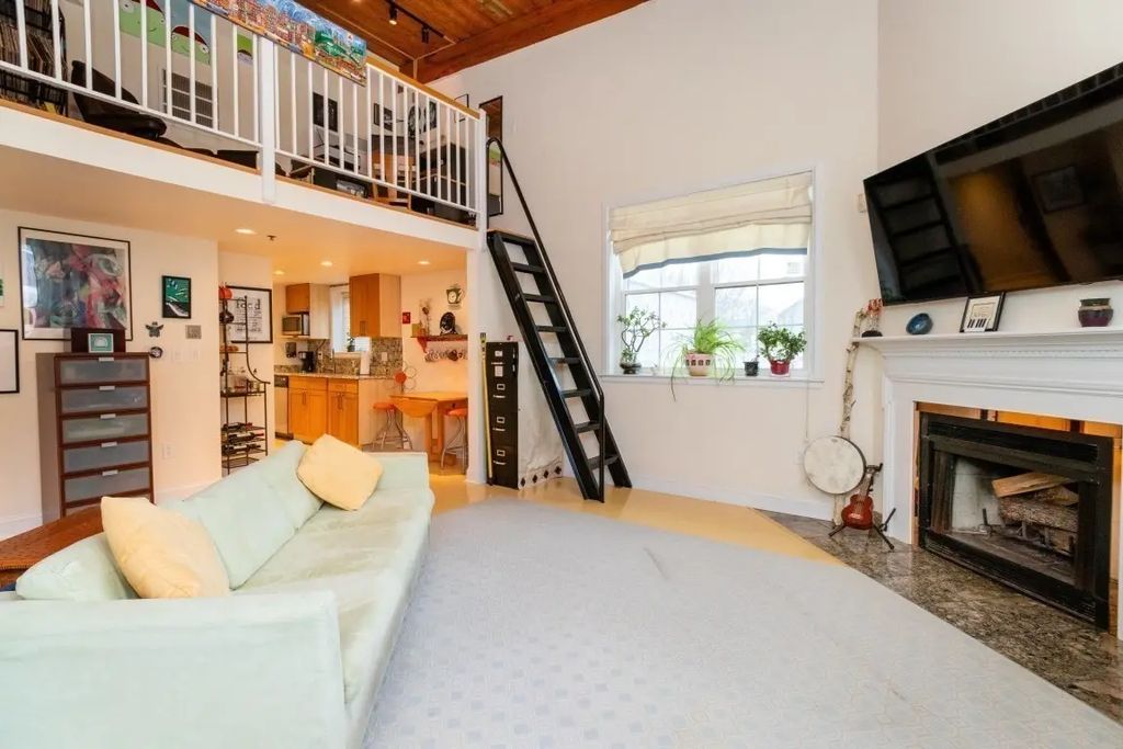 3 S Stone Mill Dr #225, Dedham