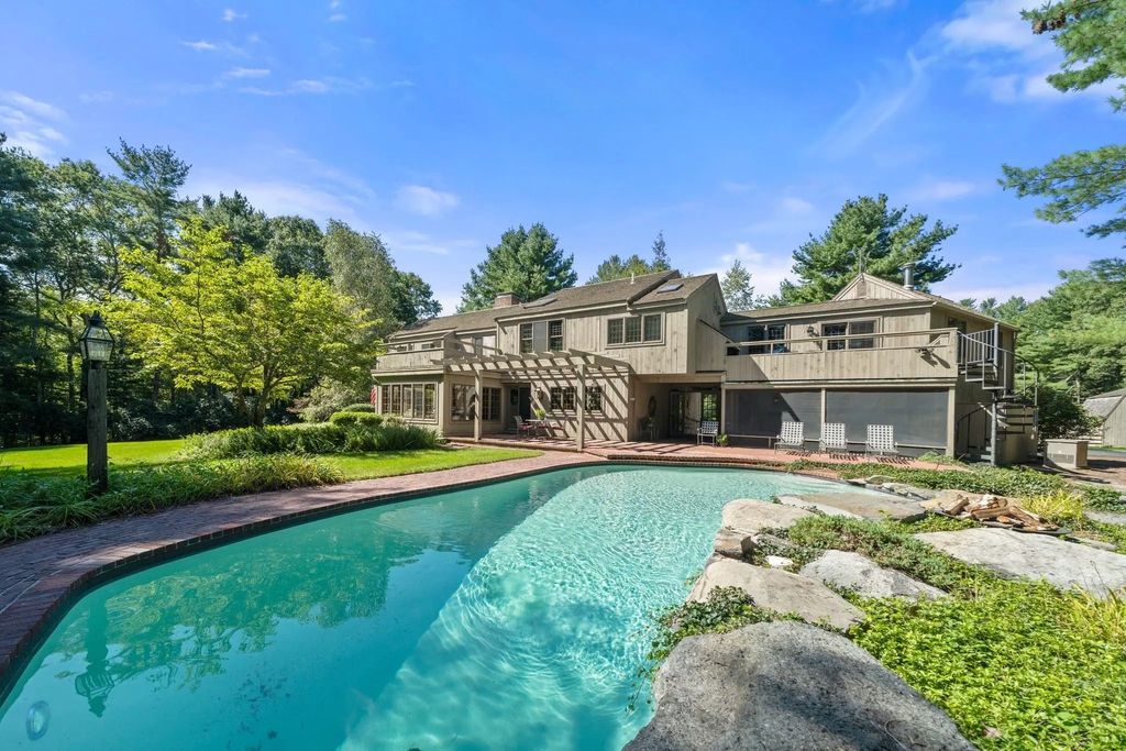 225 Mill Street, Raynham