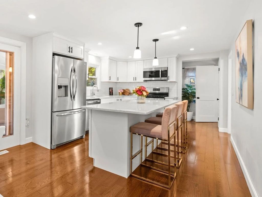 37 Andrews St, Medford
