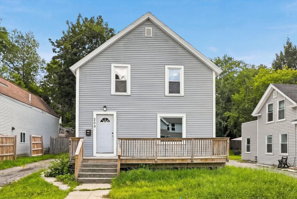 209 South St, Athol