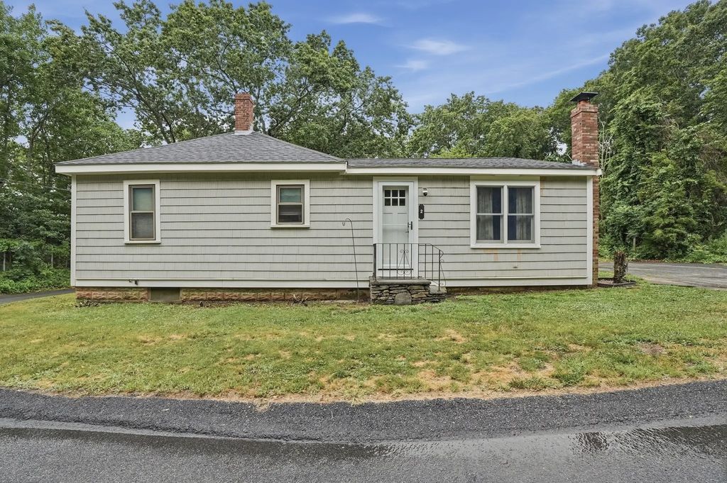 2 Columbus Rd, Plymouth