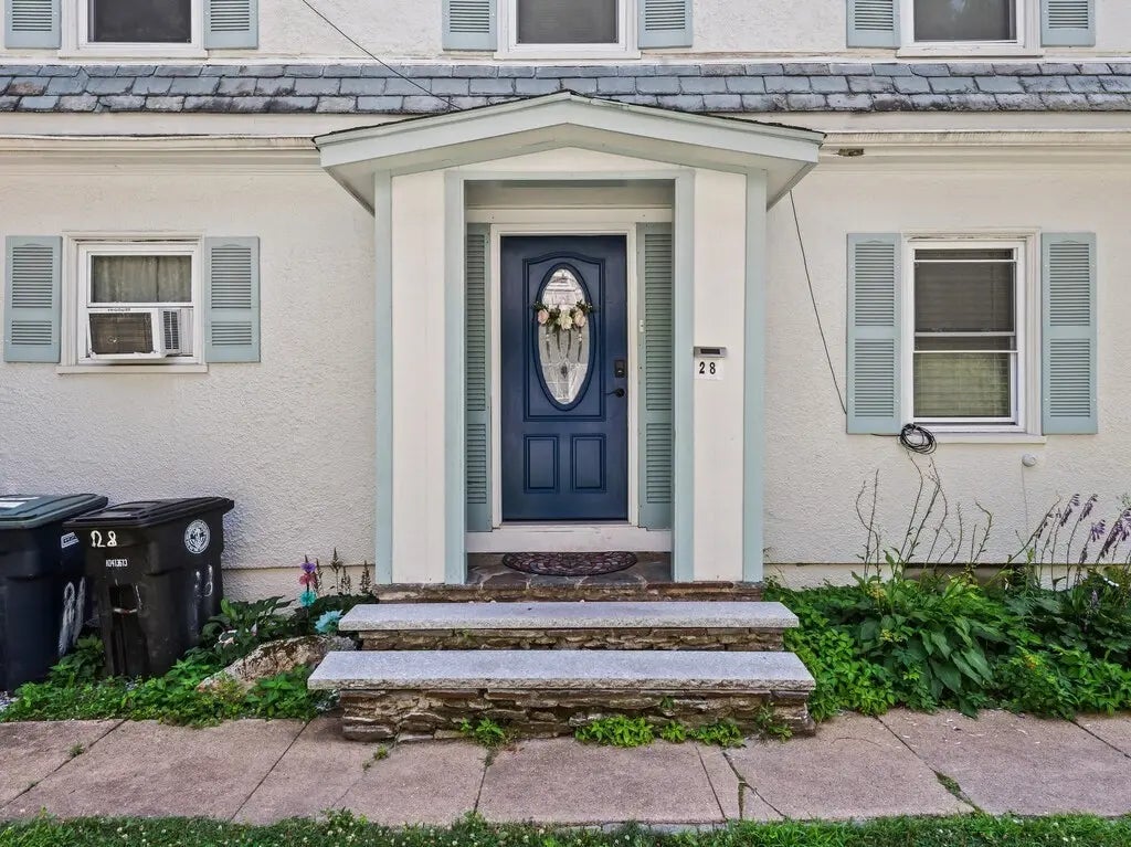 28 Maple, Southbridge