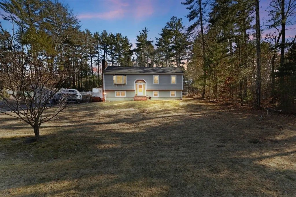 23 Parker Dr, Freetown