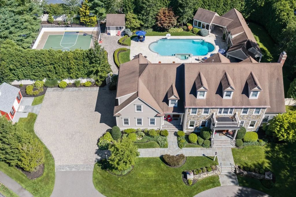 99 Country Way, Needham