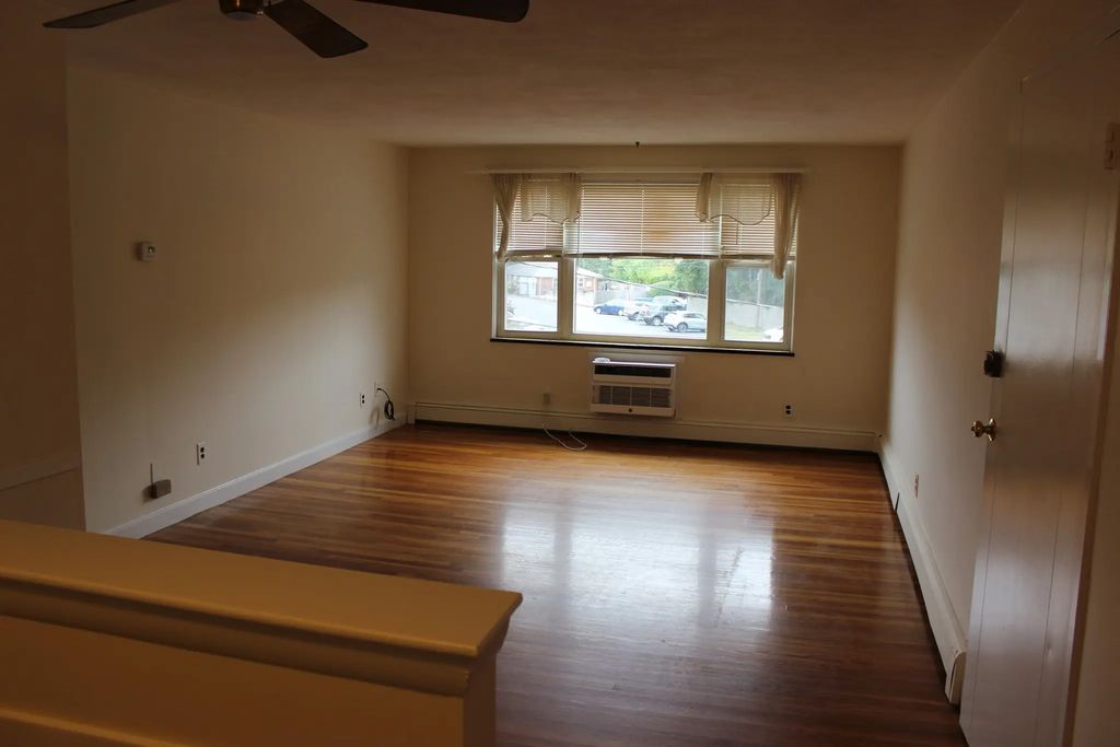 31 Warren St #2-4, Waltham