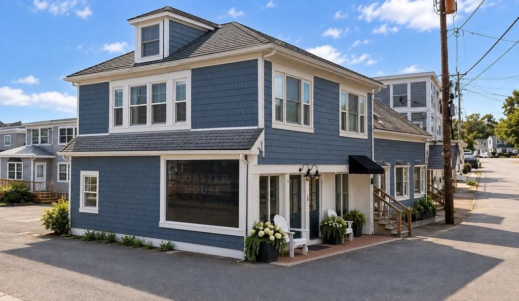 77 Rocky Neck Ave #1, Gloucester