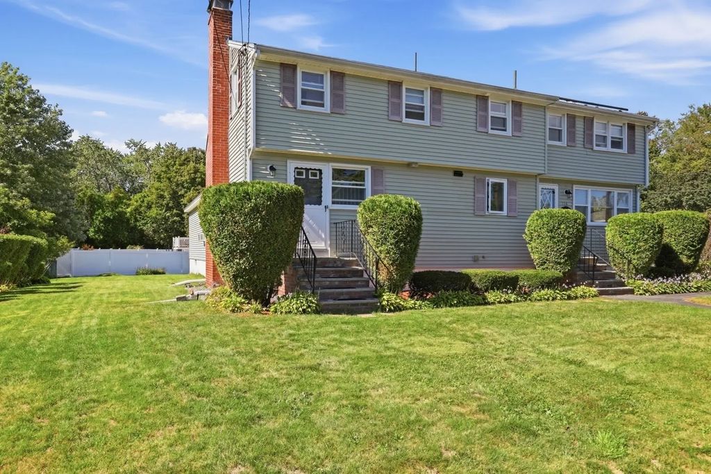 126 Montaup Ave, Dracut