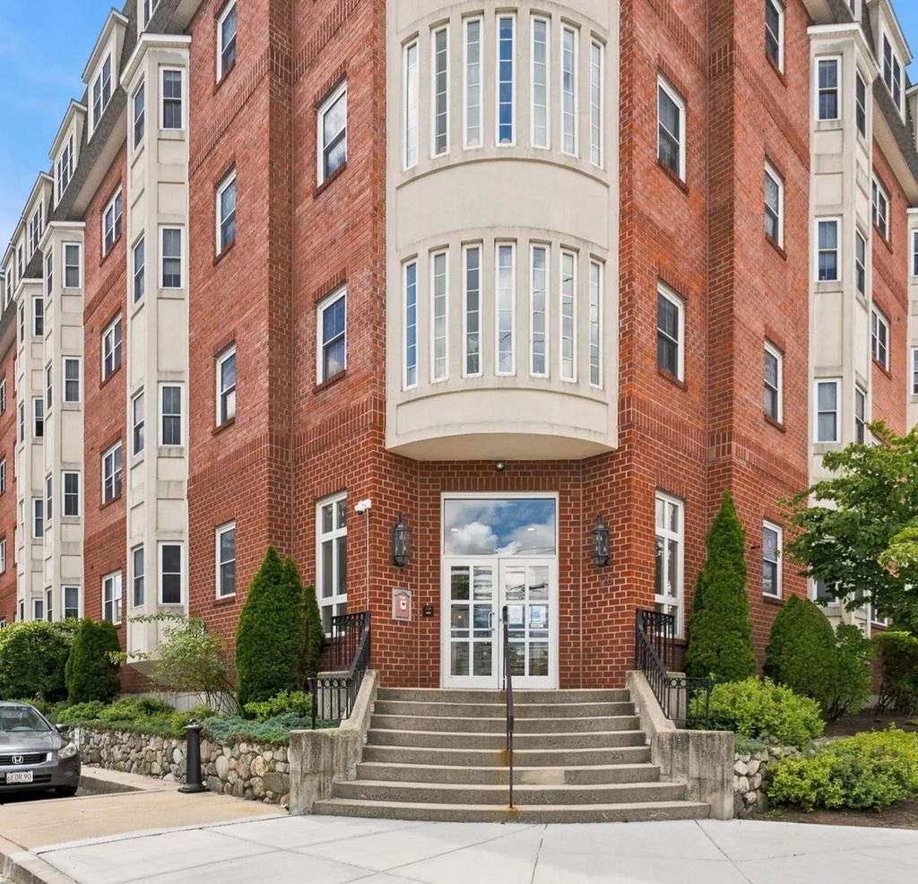 120 Wyllis Avenue #104, Everett
