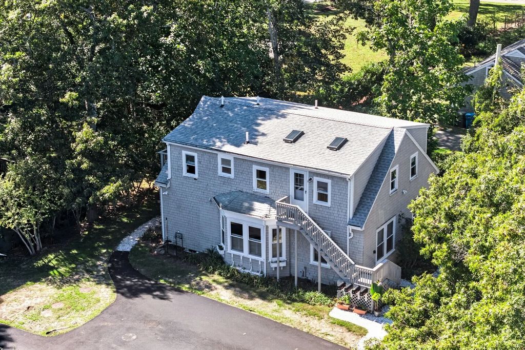 16 Lt Hauser Ln #3, Falmouth
