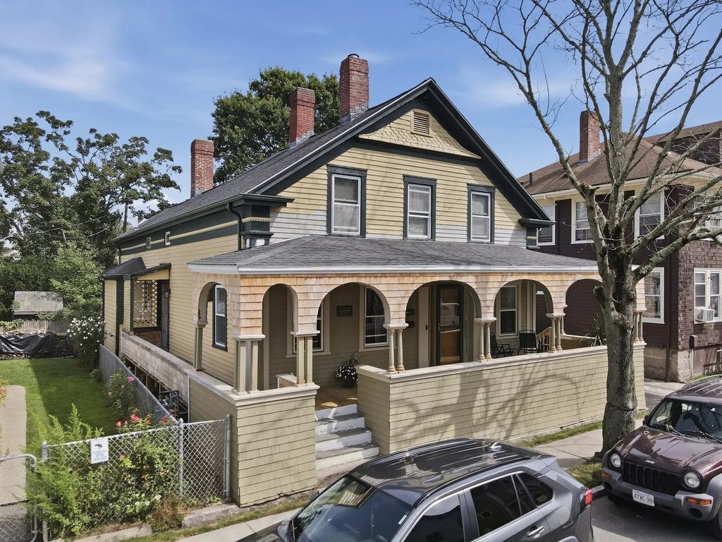 164 Chestnut Street, New Bedford