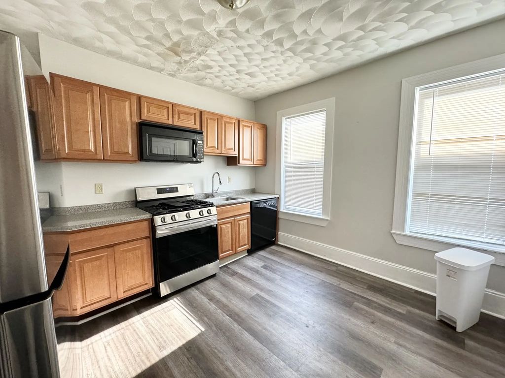 157 East Cottage ##2, Boston