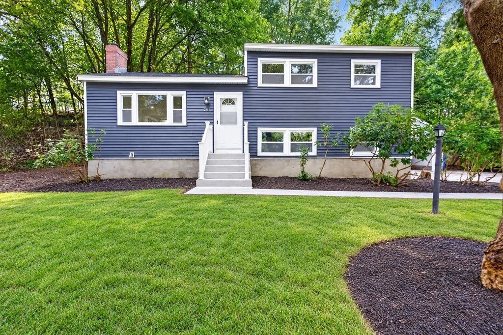 251 Winn St, Burlington