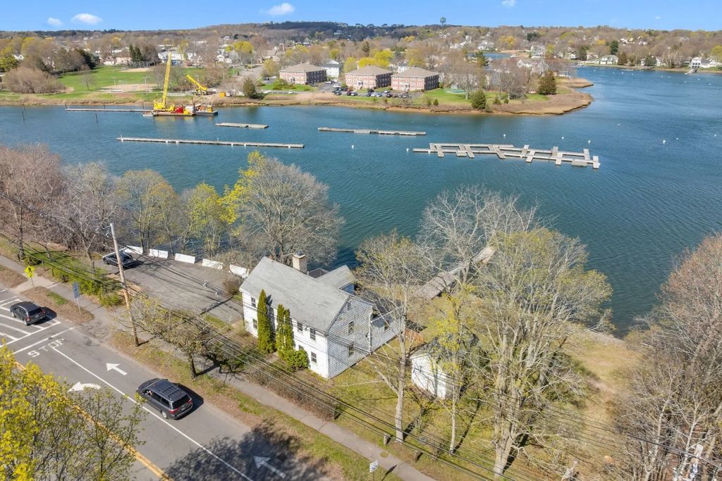 90 Water St, Danvers