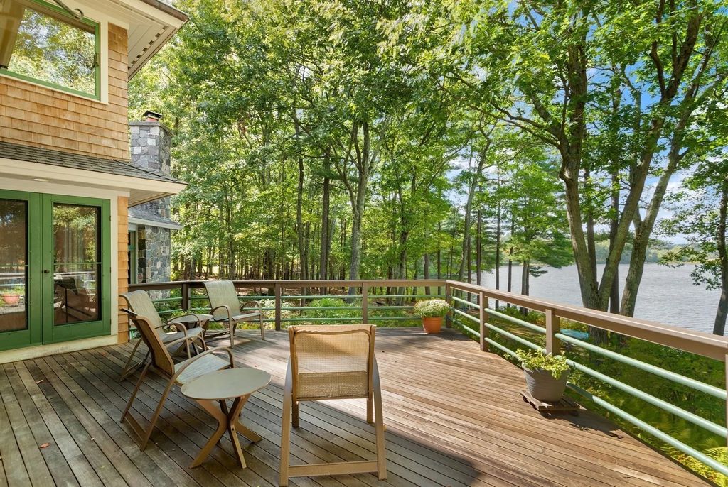 42 Great Pond Drive, Boxford