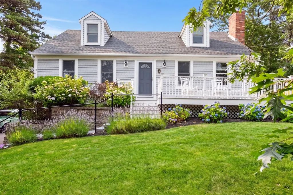 25 Marthas Ln, Harwich