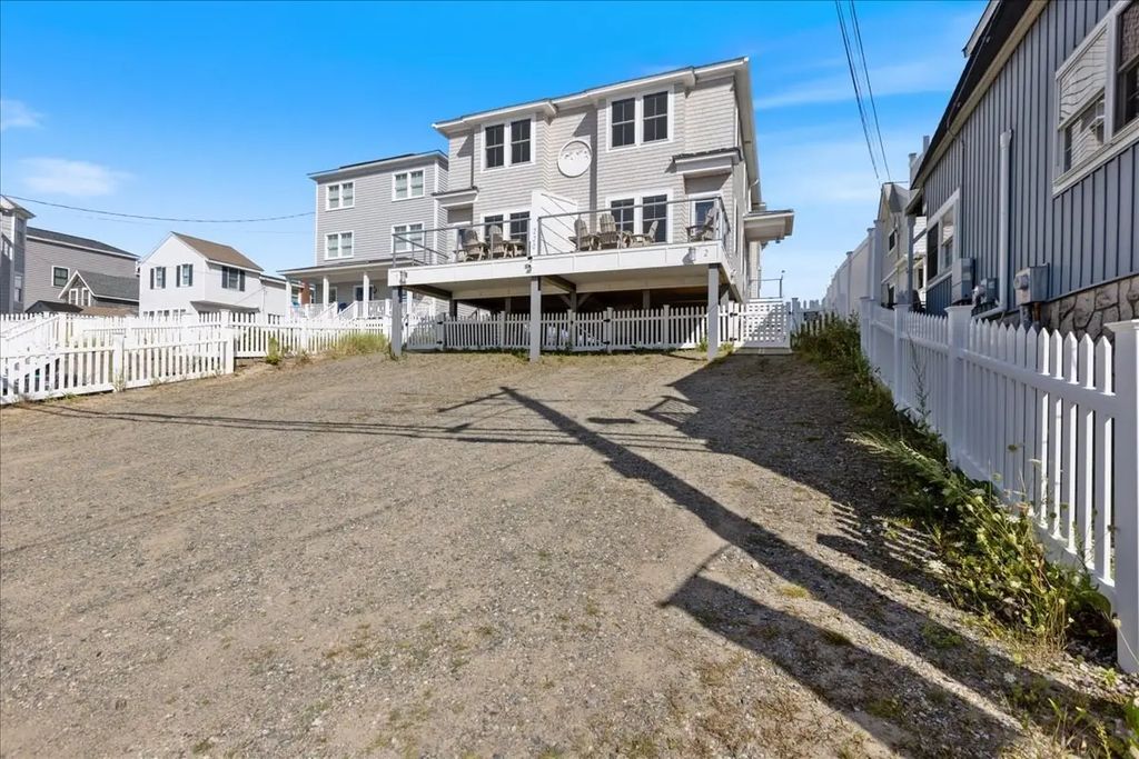 220 North End Blvd. #2, Salisbury