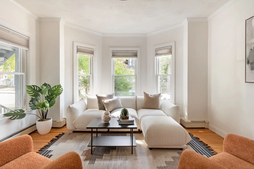 156 Adams St #2, Waltham