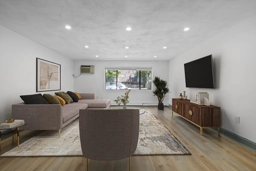 84 Grant St #7, Somerville