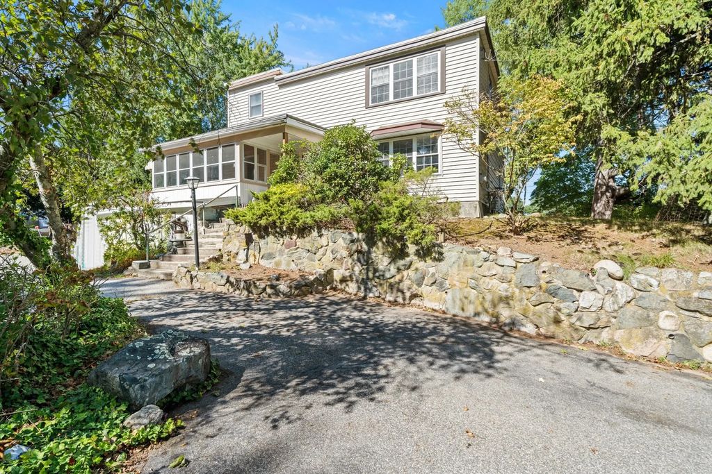 52 Forest Park Rd, Woburn