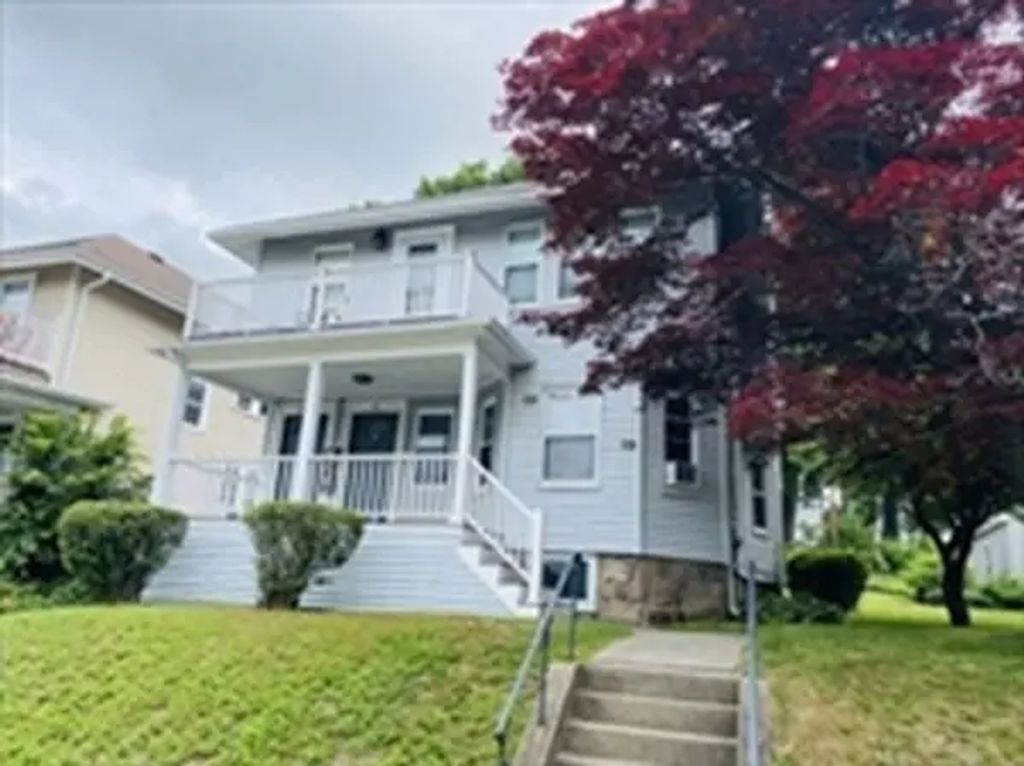 159 Willow St #2, Boston