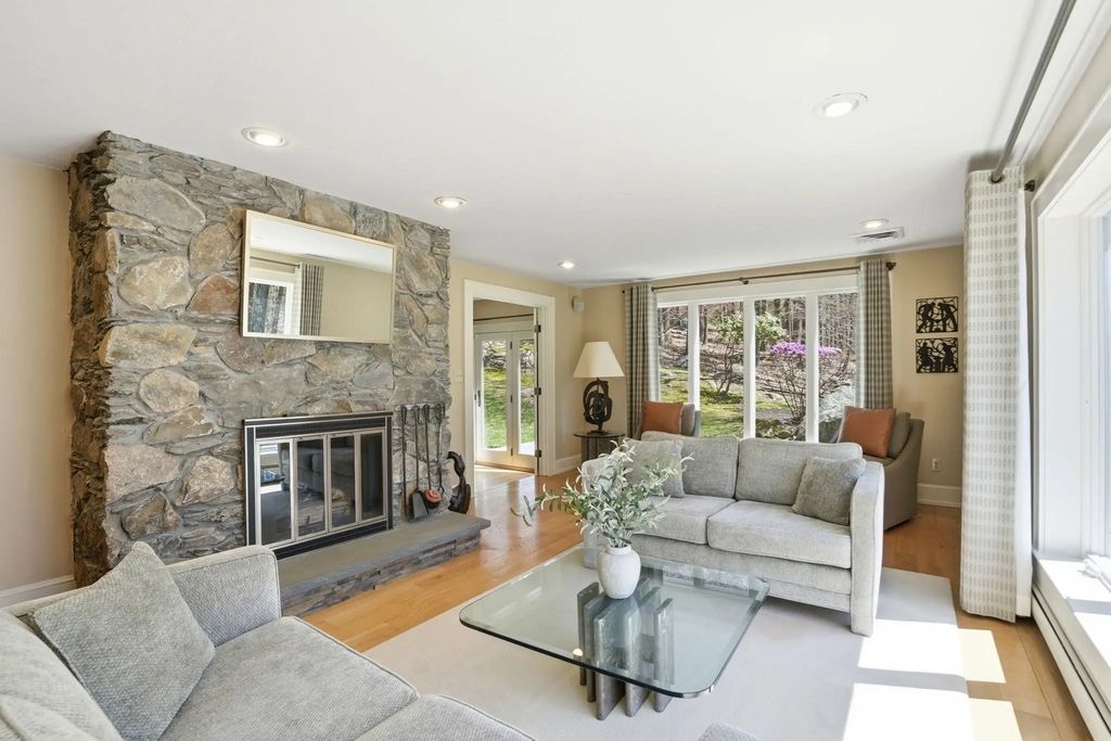 119 Lazell St, Hingham