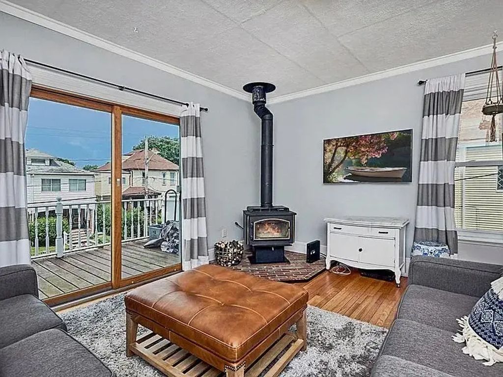 97 Magoun Ave #97, Medford