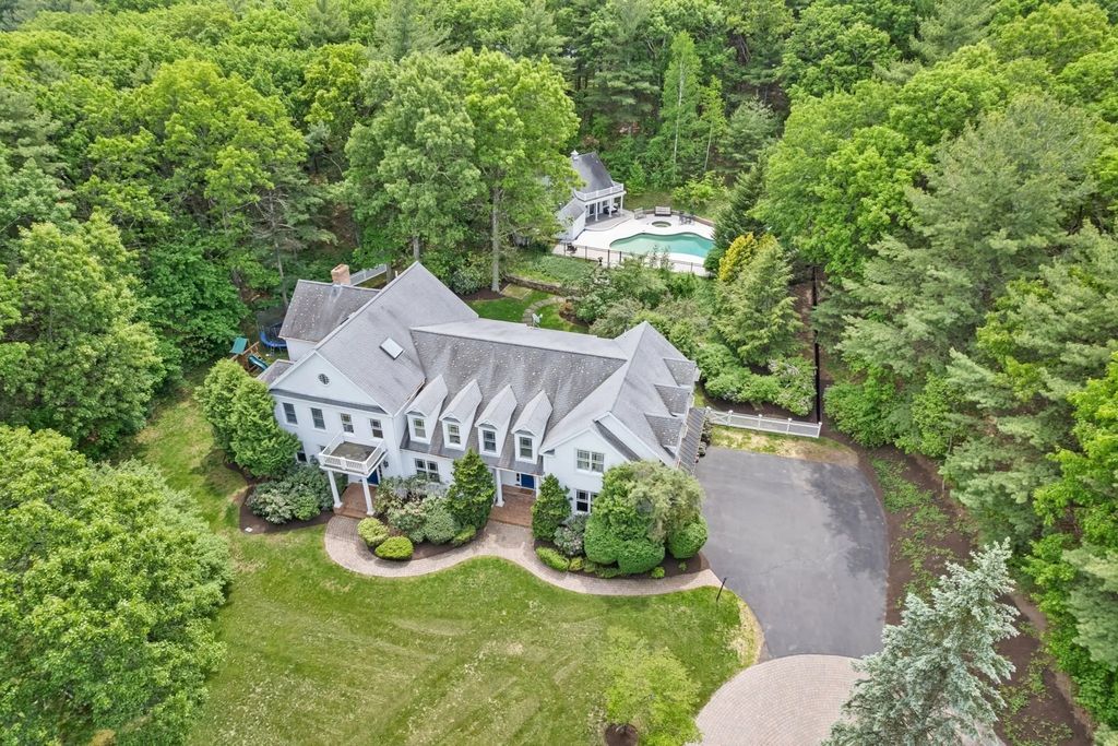 26 Woodridge Rd, Dover