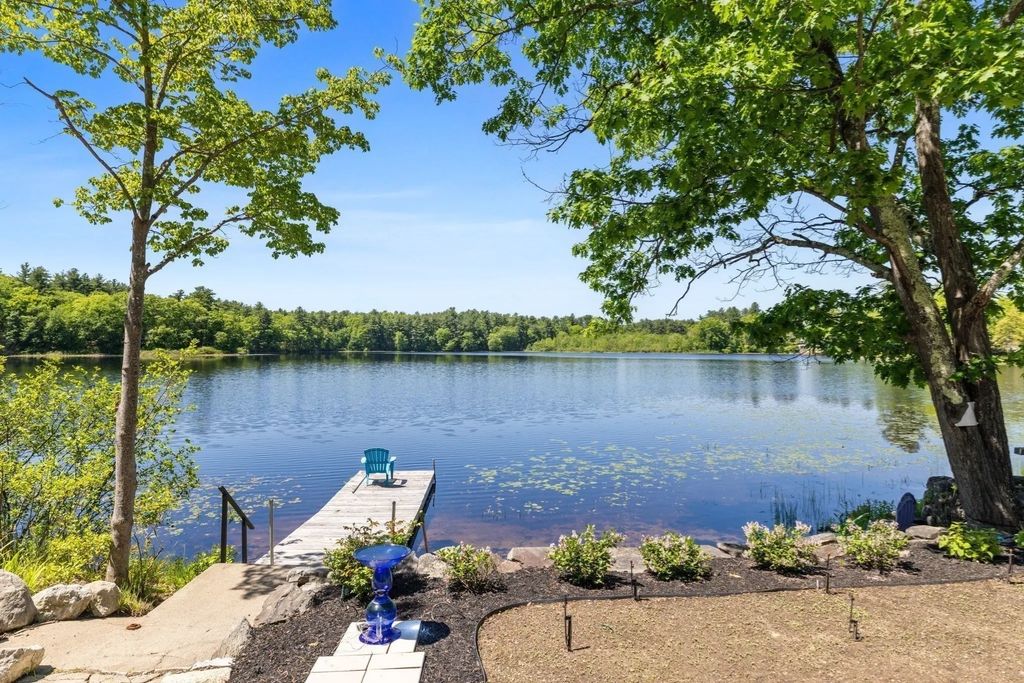35 Keyes Rd, Westford