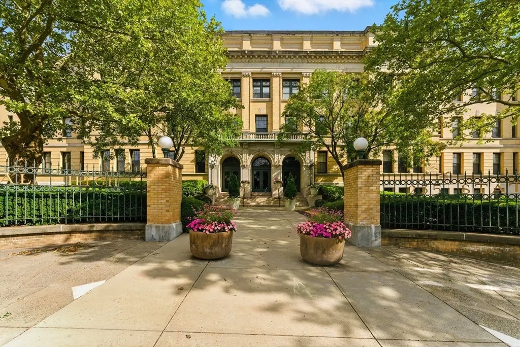 235 State St #220, Springfield